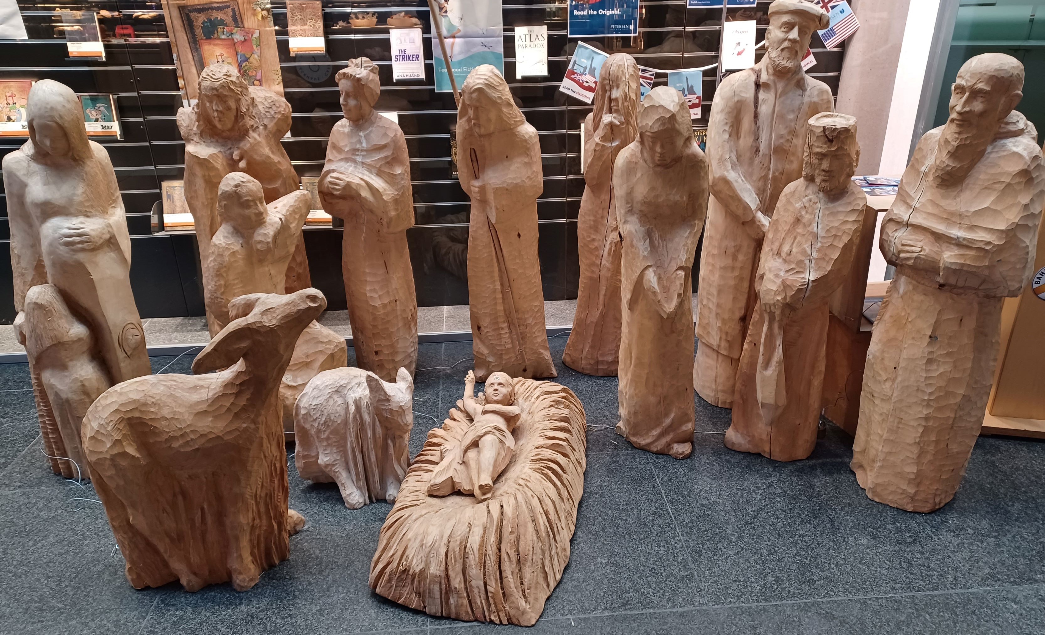 Krippendarstellung auf dem Hauptbahnhof Freiburg (Foto: D. Schmid-Hornisch)