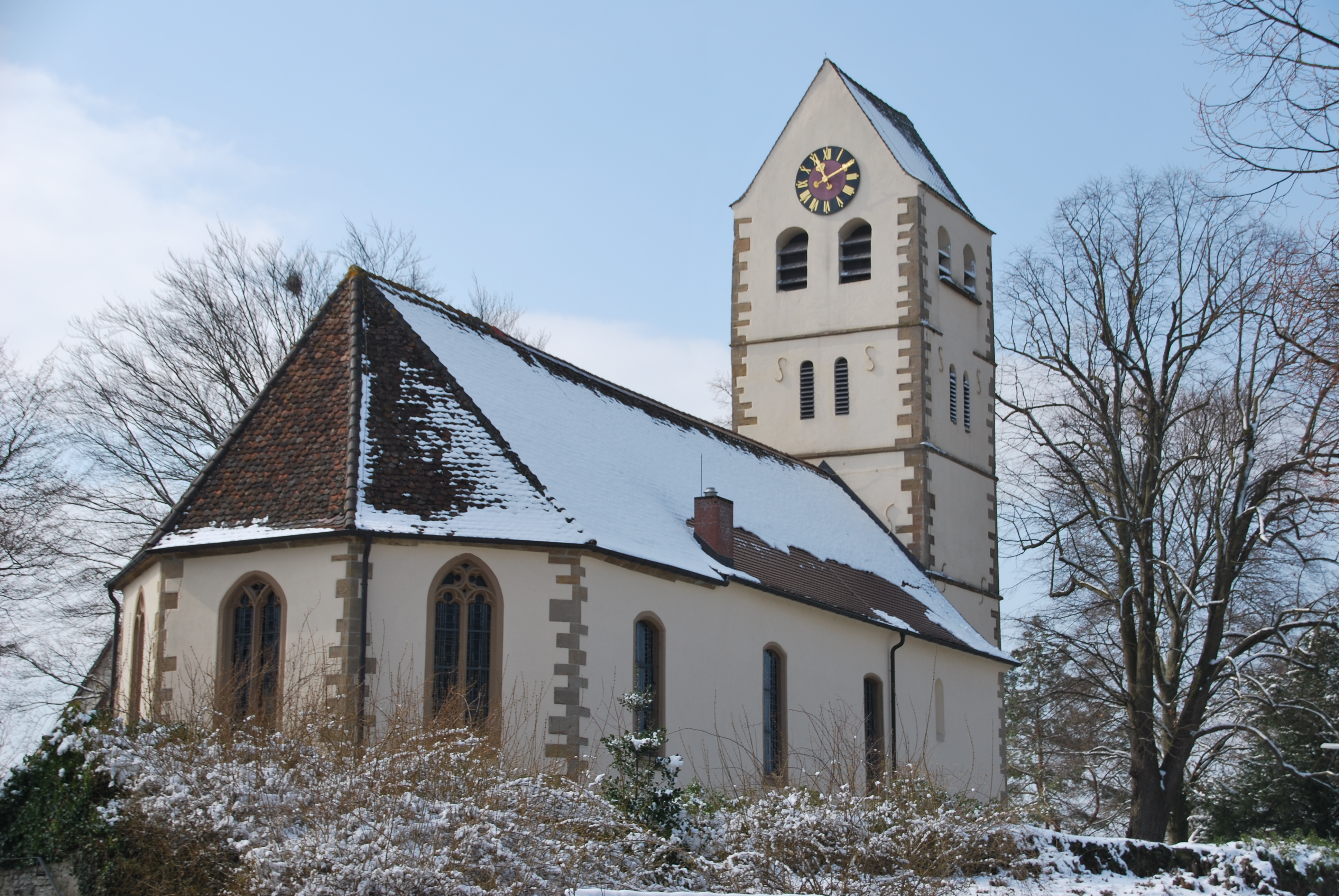 Kirche Seefelden mit Gemeindehaus