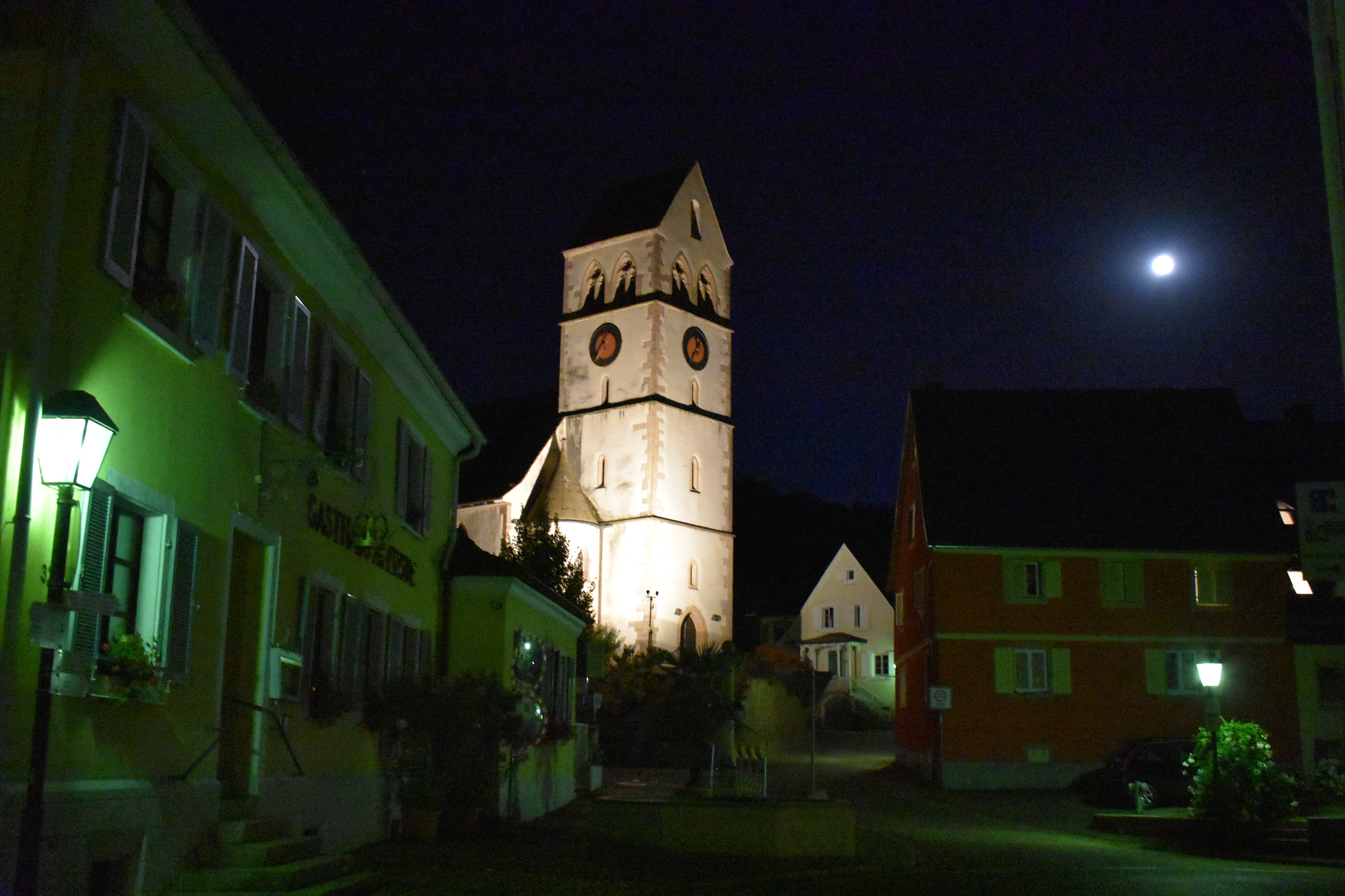 Johanneskirche Britzingen bei Vollmond